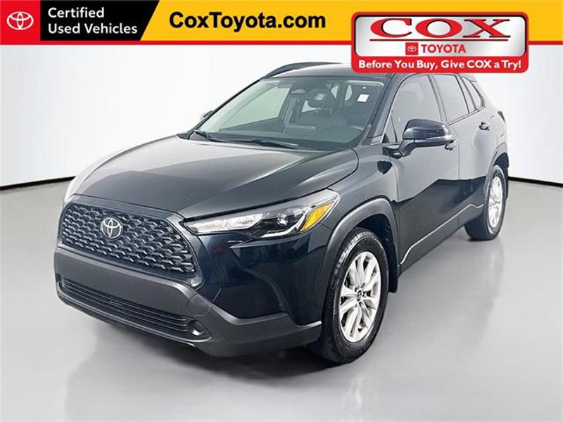 Certified 2024 Toyota Corolla Cross LE image 1