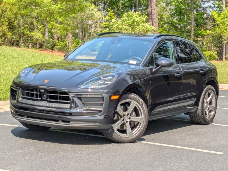 Certified 2024 Porsche Macan image 1