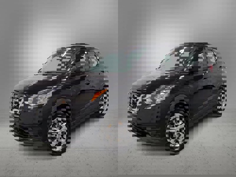 Used 2020 Nissan Kicks S image 1