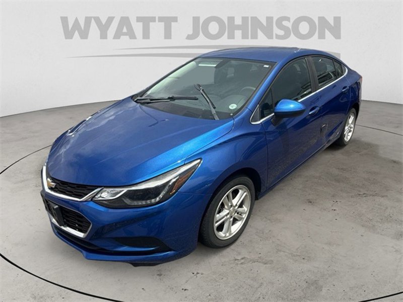 Used 2017 Chevrolet Cruze LT w/ Convenience Package image 1