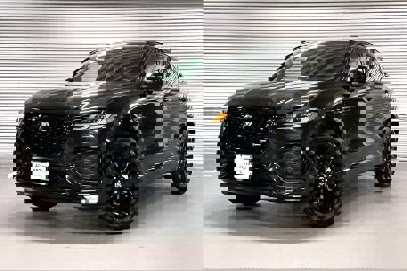 Used 2025 Jaguar F-PACE R-Dynamic S image 1
