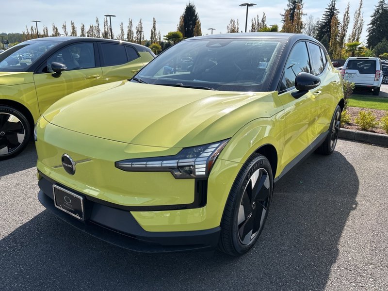 New 2025 Volvo EX30 Plus image 1