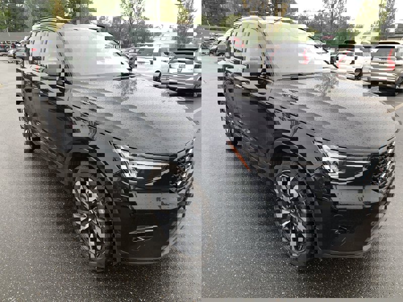 Certified 2024 Volvo XC40 B5 Plus w/ Protection Package Premier image 1