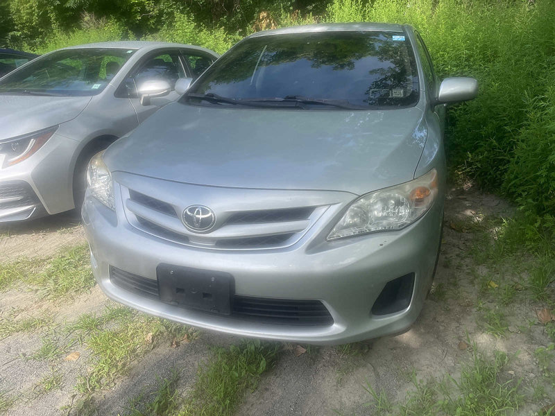 Used 2011 Toyota Corolla LE image 1