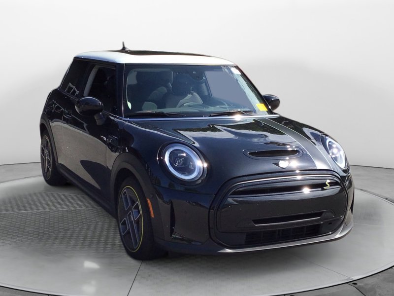 Certified 2024 MINI Cooper SE image 1