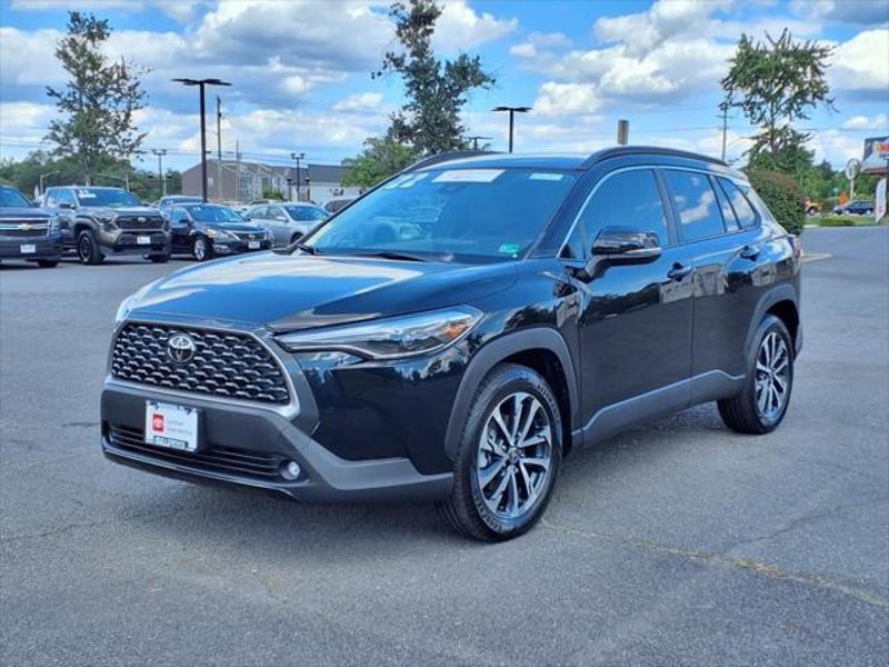 Certified 2022 Toyota Corolla Cross XLE w/ Convenience Package image 1
