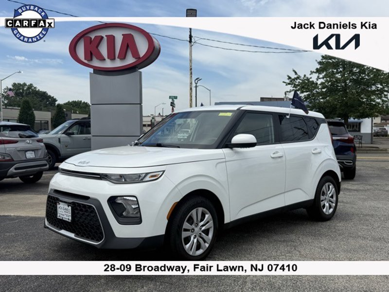 Certified 2022 Kia Soul LX image 1
