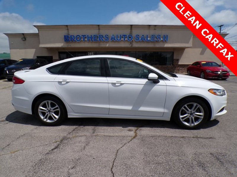 Used 2018 Ford Fusion SE image 1