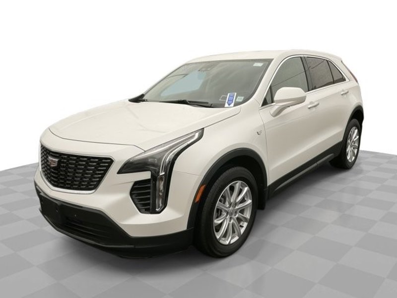 Certified 2023 Cadillac XT4 Luxury w/ Cold Weather Package image 1