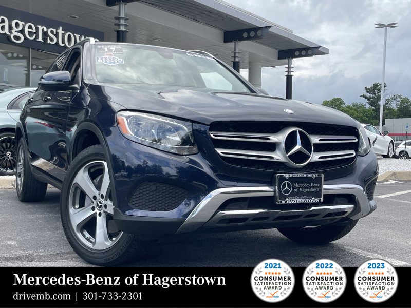 Used 2017 Mercedes-Benz GLC 300 4MATIC image 1