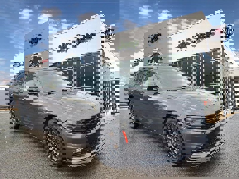 Used 2019 Dodge Charger SXT w/ Blacktop Package image 1