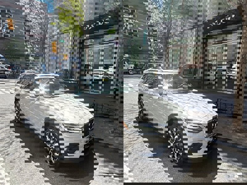 Certified 2022 Volvo V60 T5 Cross Country w/ Climate Package image 1
