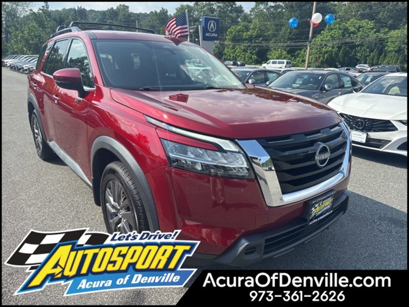 Used 2022 Nissan Pathfinder SV image 1