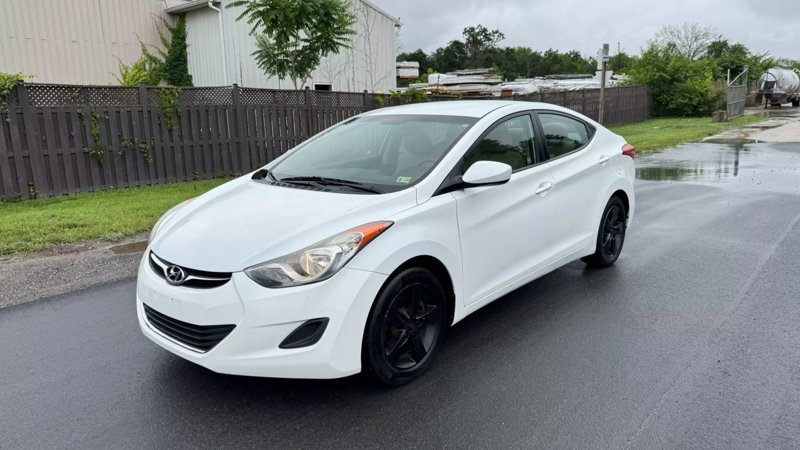 Used 2011 Hyundai Elantra GLS w/ Navigation Pkg 4 image 1