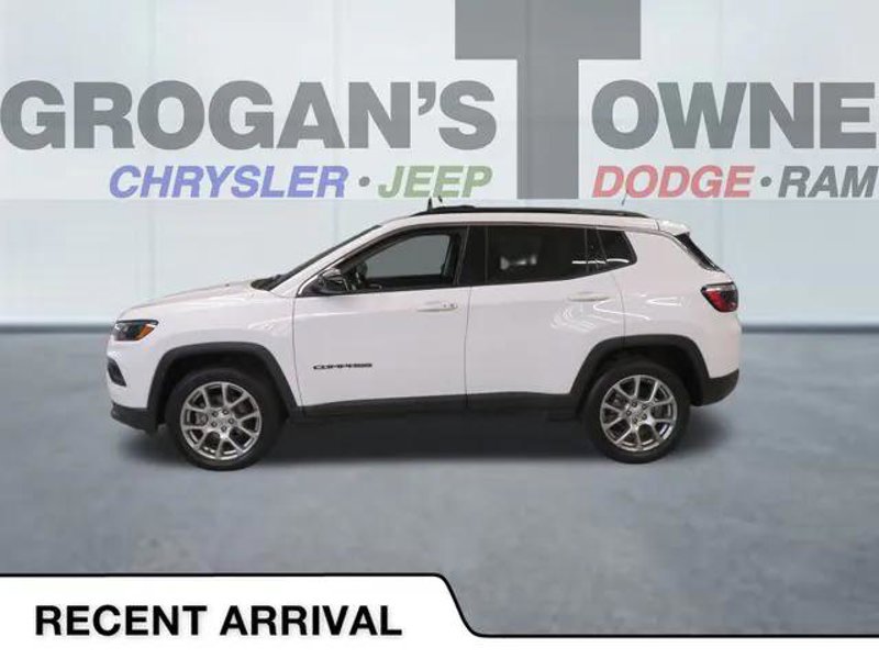 Certified 2022 Jeep Compass Latitude w/ Sun and Sound Group image 1