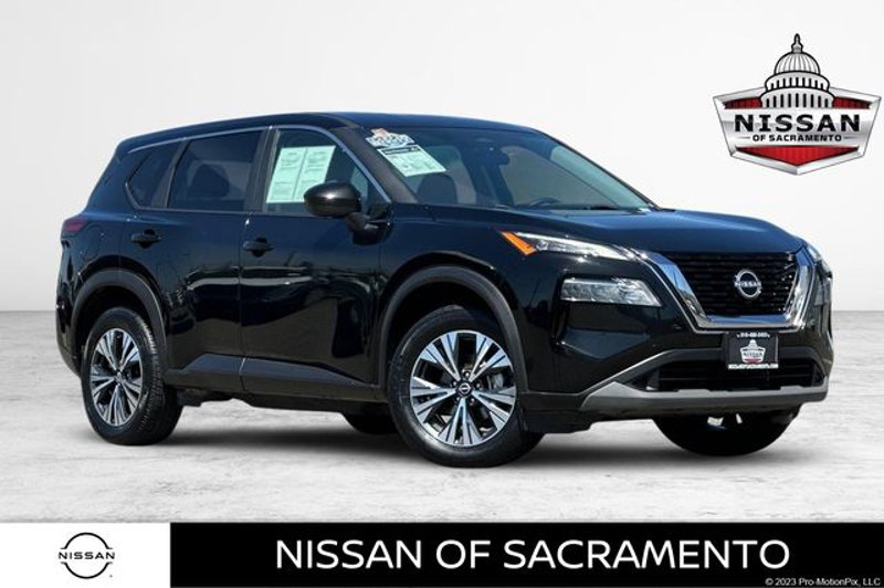Used 2023 Nissan Rogue SV image 1