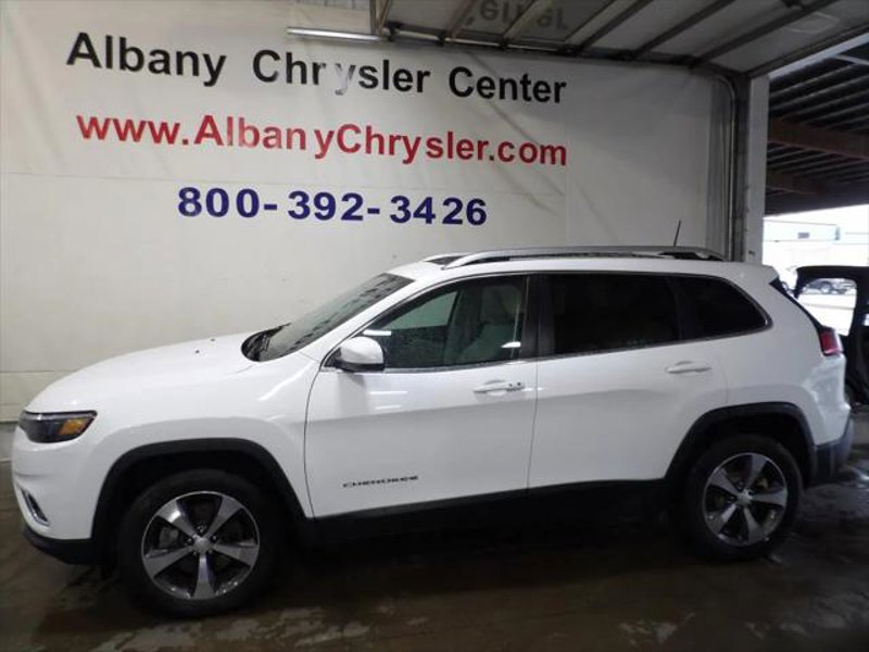 Certified 2019 Jeep Cherokee Limited image 1