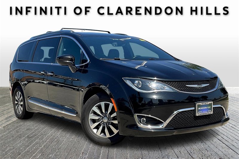 Used 2020 Chrysler Pacifica Touring-L image 1