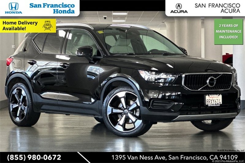 Used 2019 Volvo XC40 T5 Momentum image 1