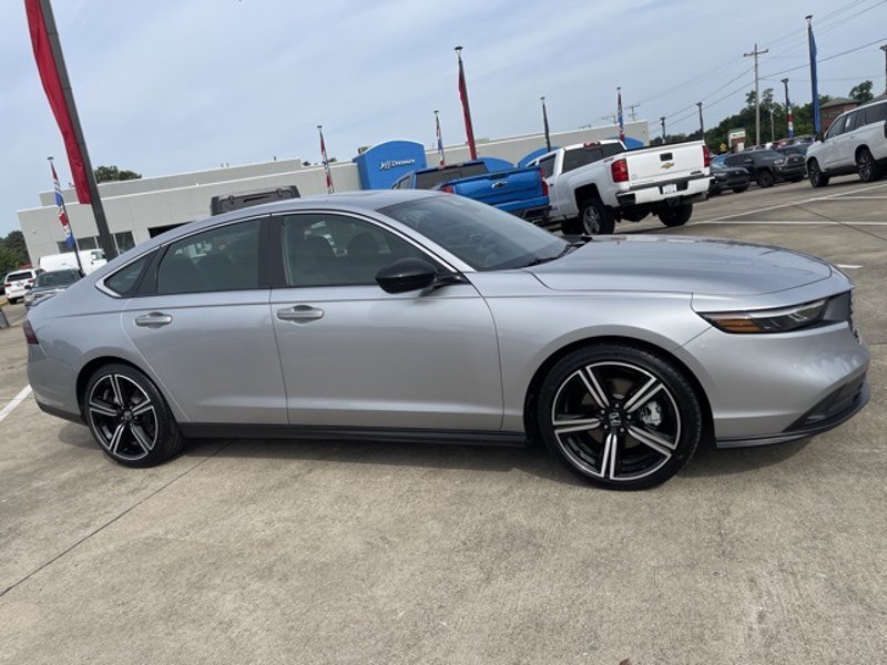 Used 2023 Honda Accord Sport image 1