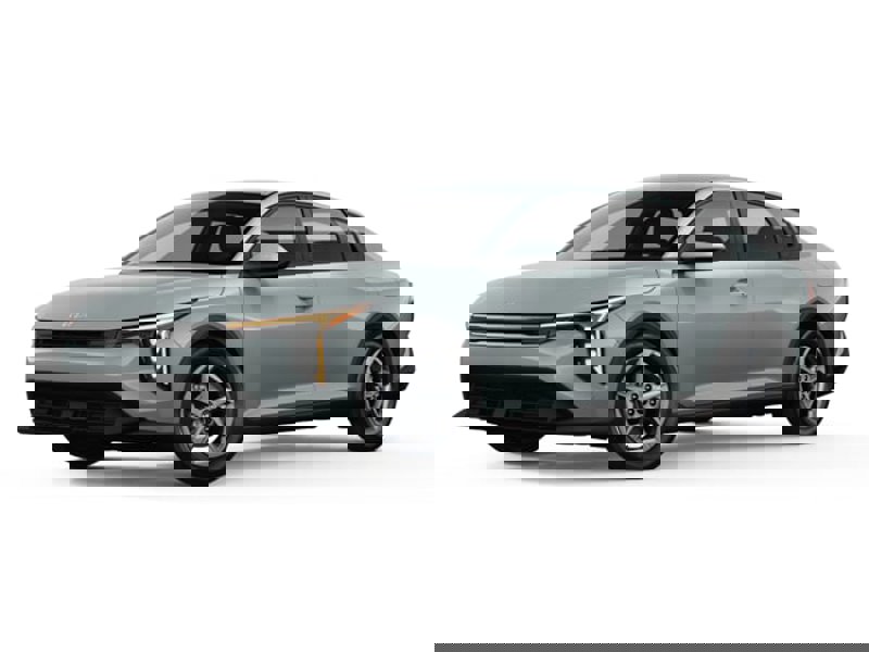New 2025 Kia K4 LXS image 1