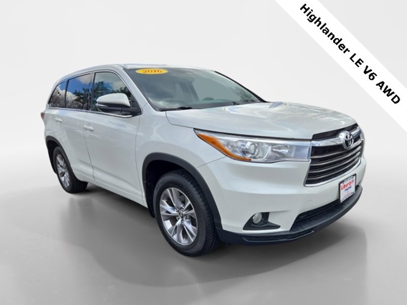 Used 2016 Toyota Highlander LE image 1
