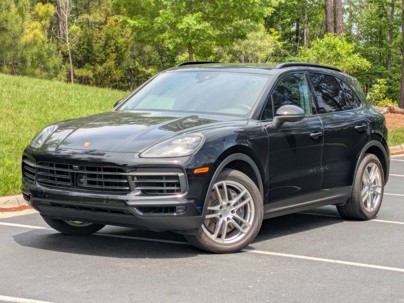 Certified 2022 Porsche Cayenne image 1