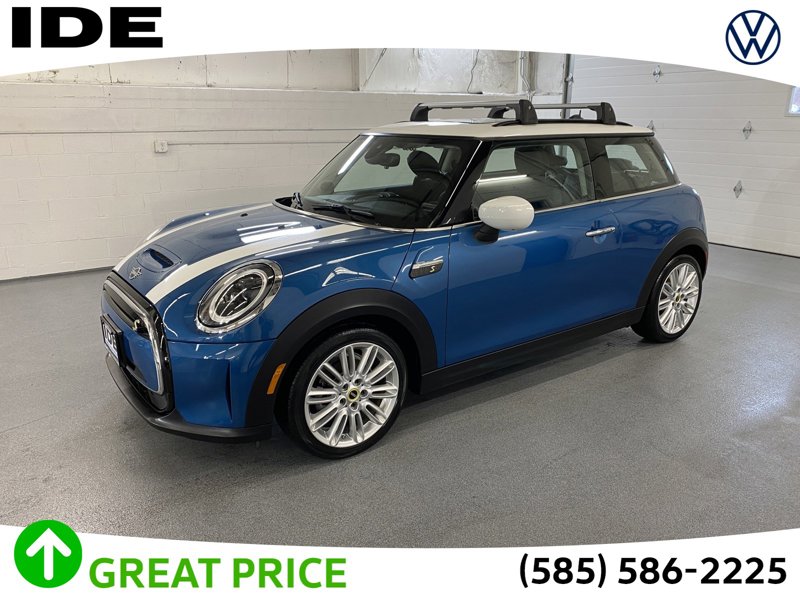 Used 2023 MINI Cooper SE image 1