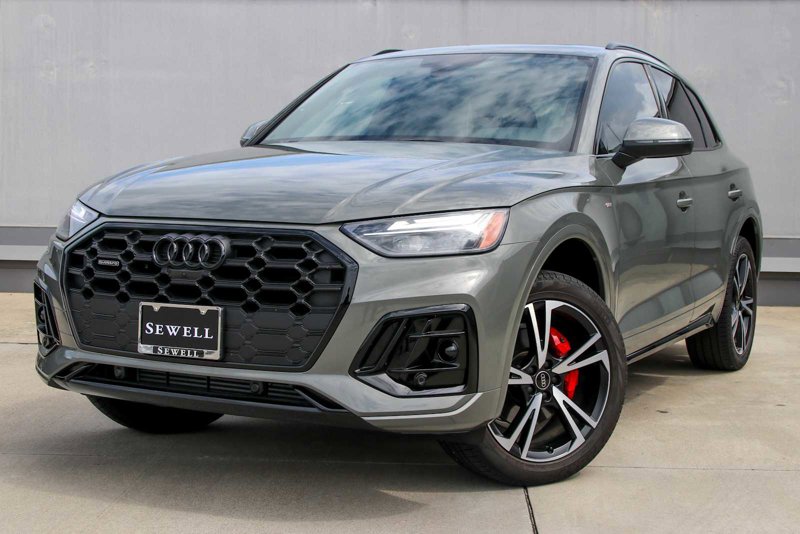 Certified 2025 Audi Q5 2.0T Premium Plus image 1