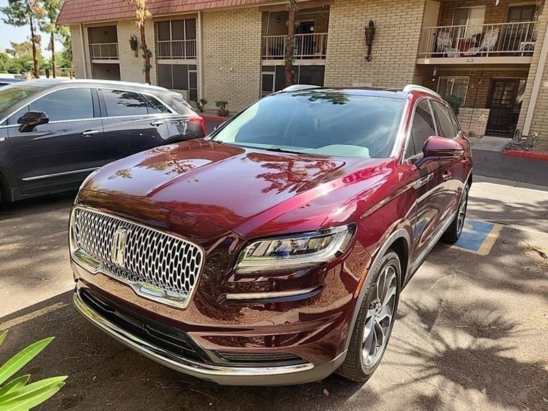Used 2022 Lincoln Nautilus Reserve image 1