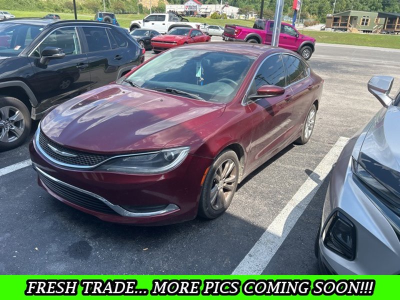 Used 2015 Chrysler 200 Limited w/ Convenience Group image 1