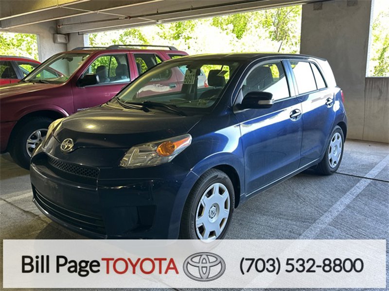 Used 2013 Scion xD image 1
