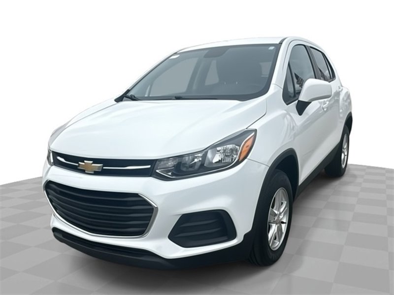Certified 2022 Chevrolet Trax LS w/ Tint and Cruise Package image 1