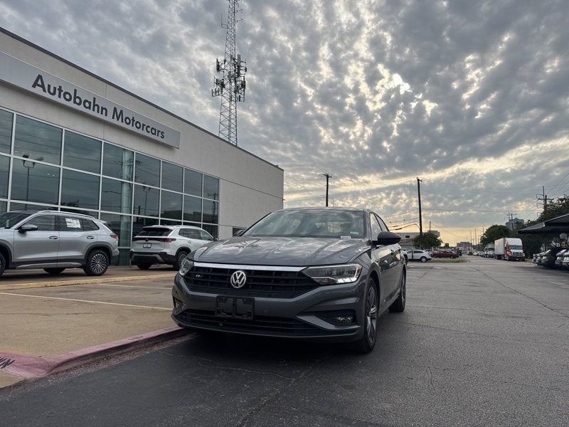 Used 2020 Volkswagen Jetta R-Line image 1
