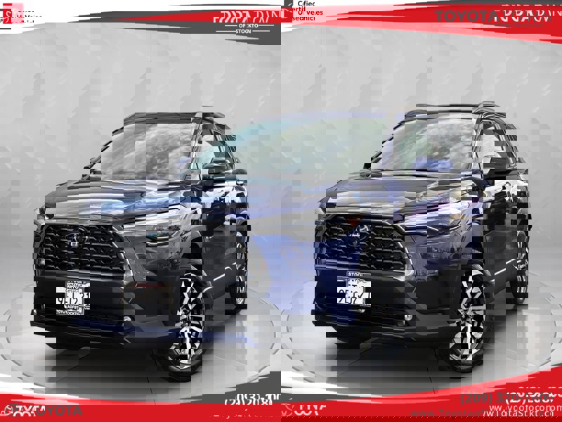 Certified 2022 Toyota Corolla Cross XLE image 1