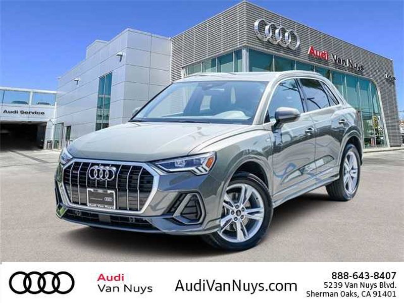 Certified 2024 Audi Q3 2.0T Premium Plus image 1