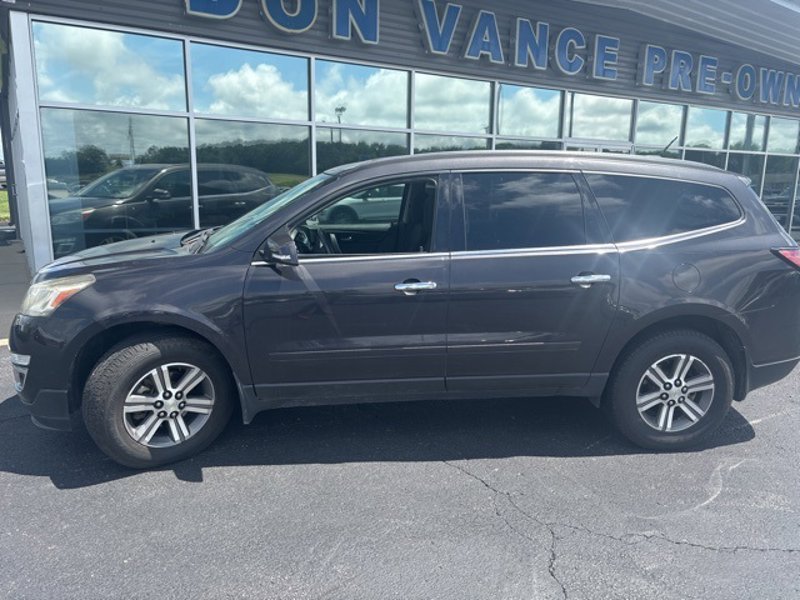 Used 2017 Chevrolet Traverse LT image 1