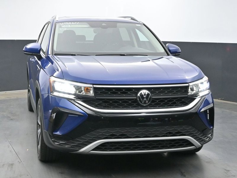 Certified 2024 Volkswagen Taos SE w/ Panoramic Sunroof Package image 1