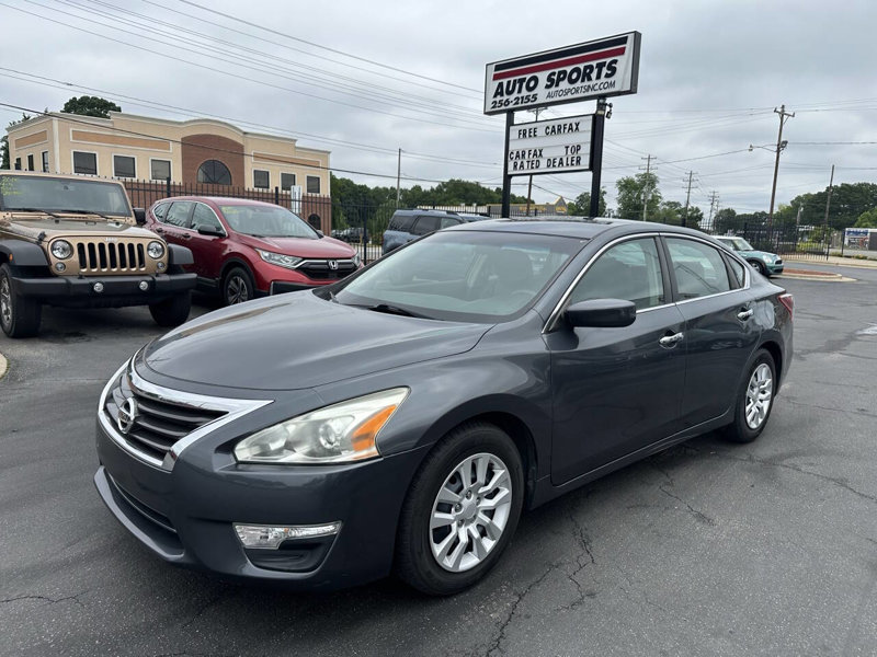Used 2013 Nissan Altima 2.5 S image 1