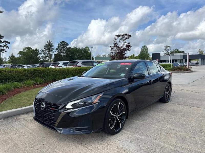 Certified 2023 Nissan Altima 2.5 SR image 1