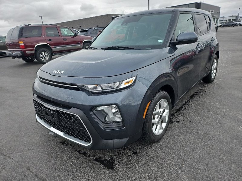 Certified 2022 Kia Soul LX w/ Technology Package image 1