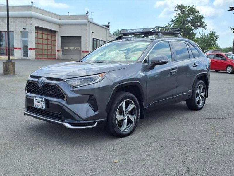 Certified 2021 Toyota RAV4 SE image 1