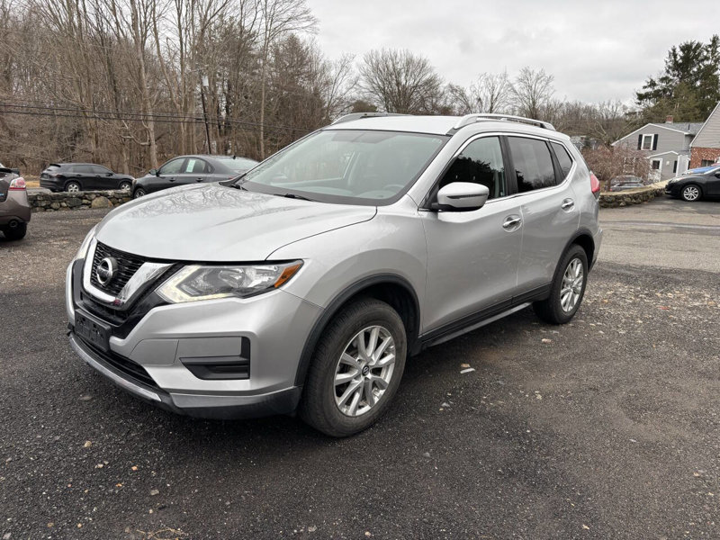 Used 2017 Nissan Rogue SV image 1