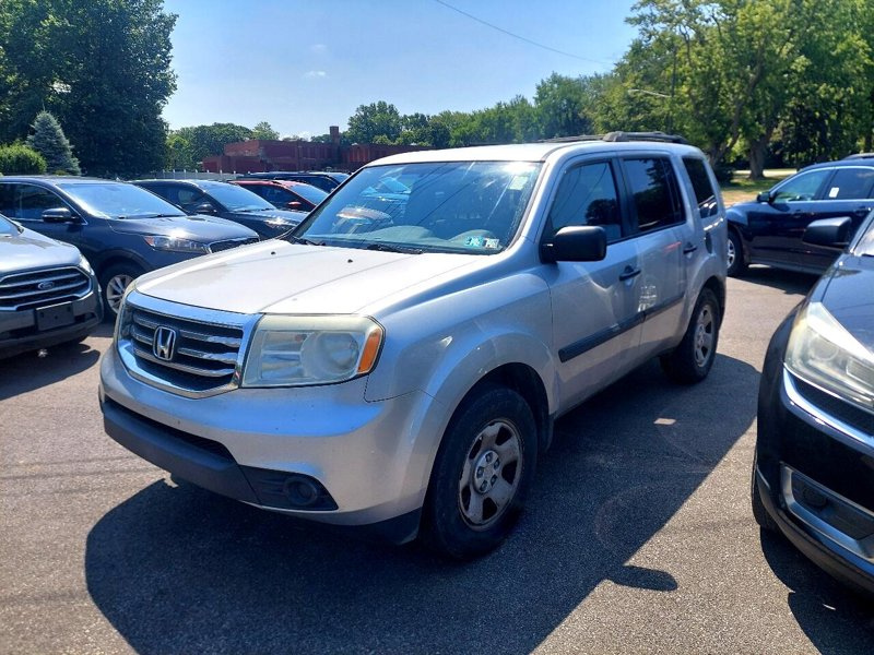 Used 2015 Honda Pilot LX image 1