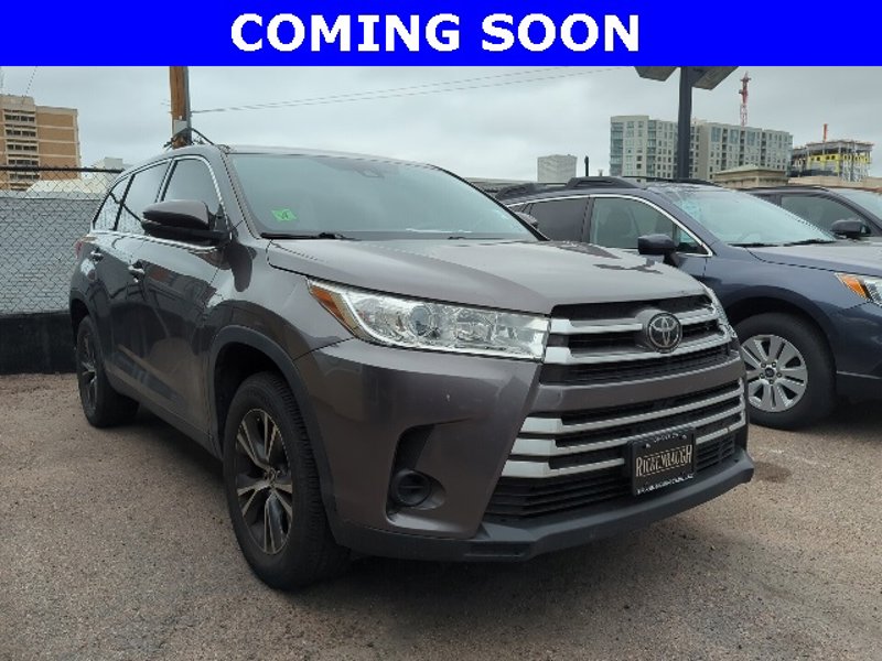 Used 2019 Toyota Highlander LE image 1