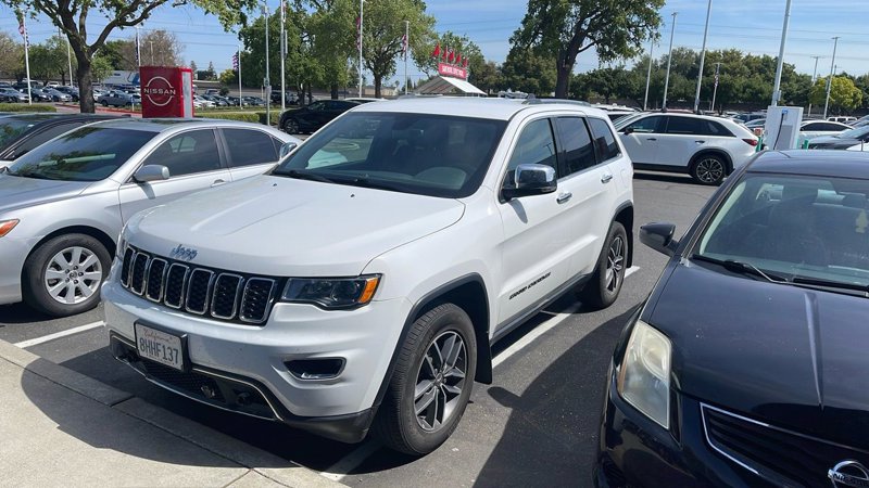 Used 2018 Jeep Grand Cherokee Limited w/ Trailer Tow Group IV image 1