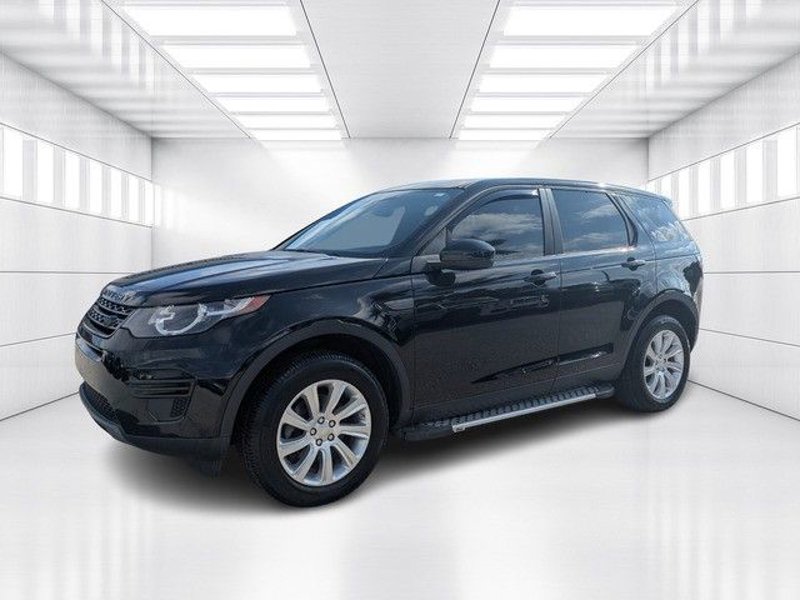 Used 2017 Land Rover Discovery Sport SE image 1