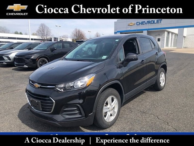 Certified 2022 Chevrolet Trax LS w/ Tint and Cruise Package image 1