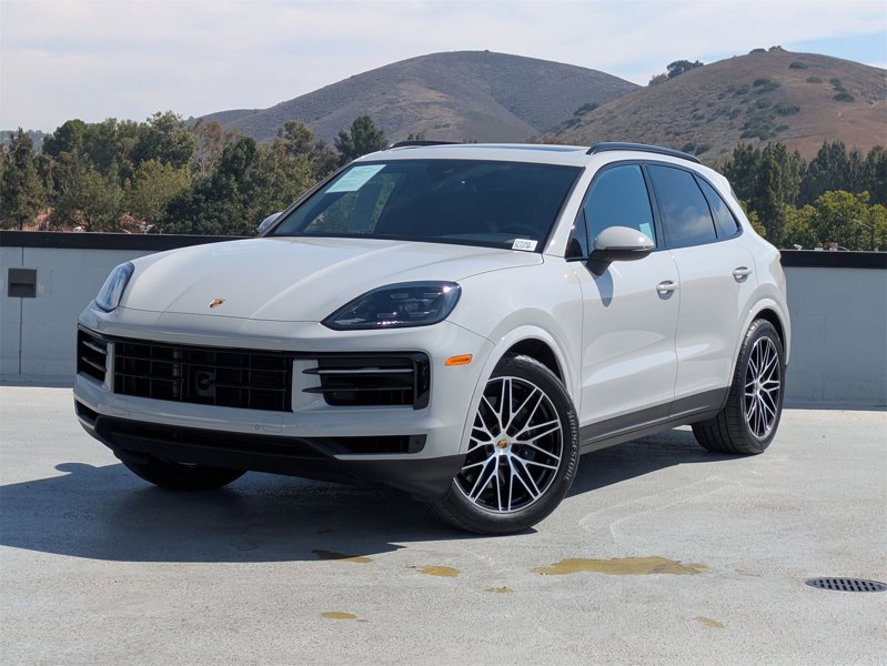 Certified 2024 Porsche Cayenne image 1