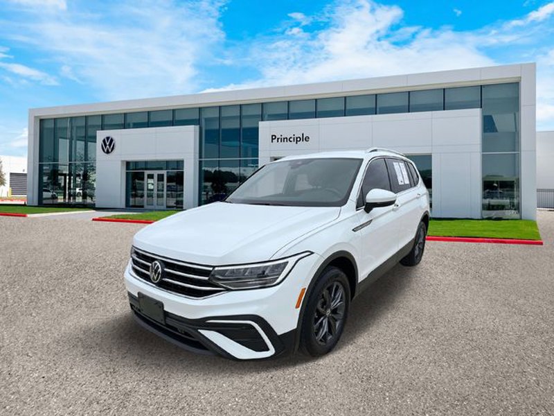Certified 2022 Volkswagen Tiguan SE image 1